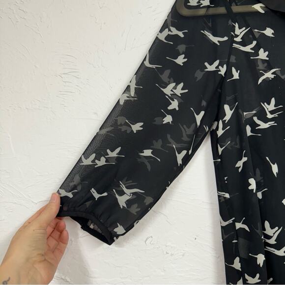 Daniel Rainn Black White Bird Print Sheer Blouse Womens XS Peter Pan Collar Goth - Picture 4 of 12